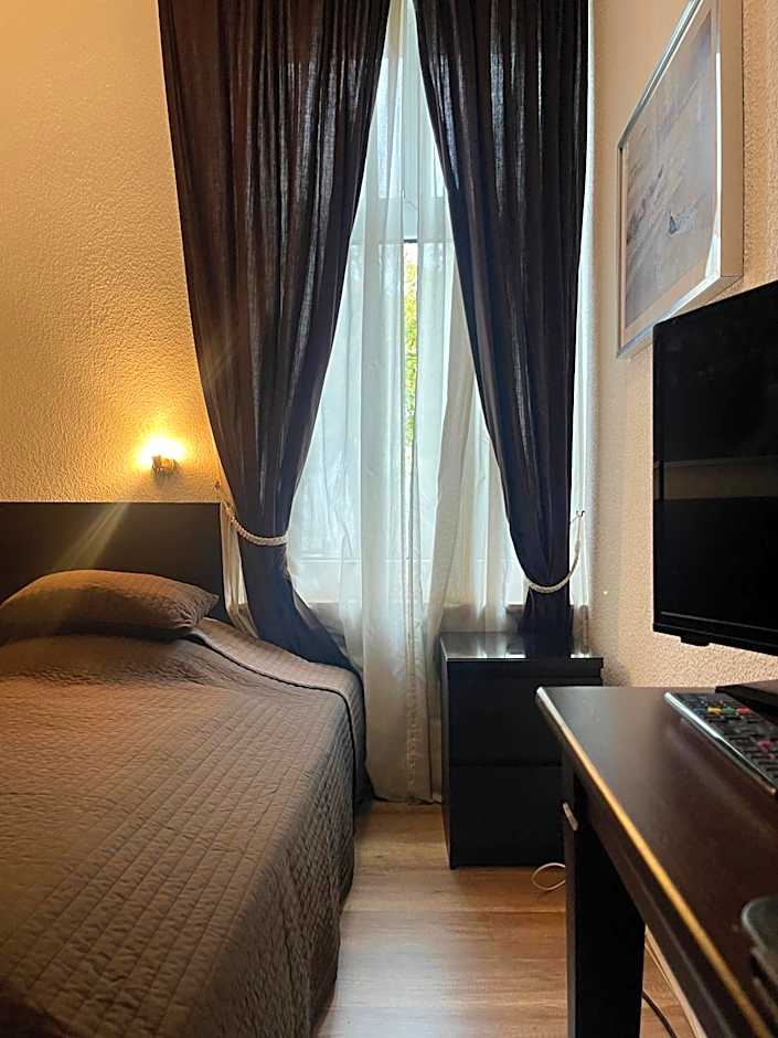 Photo 1 of 17 of Small Double Room