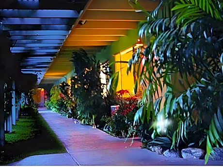 Vista Grande Resort - A Gay Men's Resort