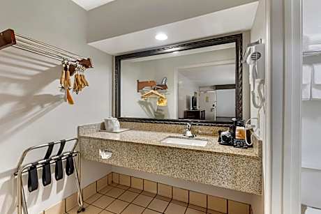 Efficiency Queen Room with Two Queen Beds - Accessible/Smoking