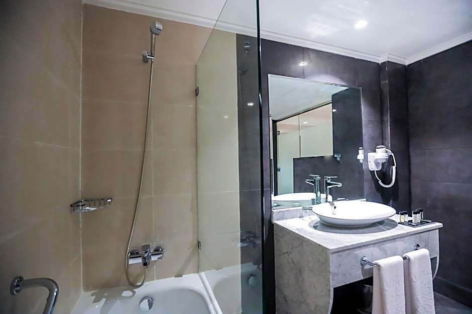 Nour Plazza Hotel