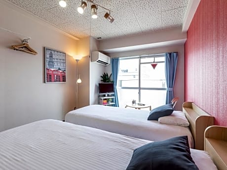 Twin Room - Non-Smoking