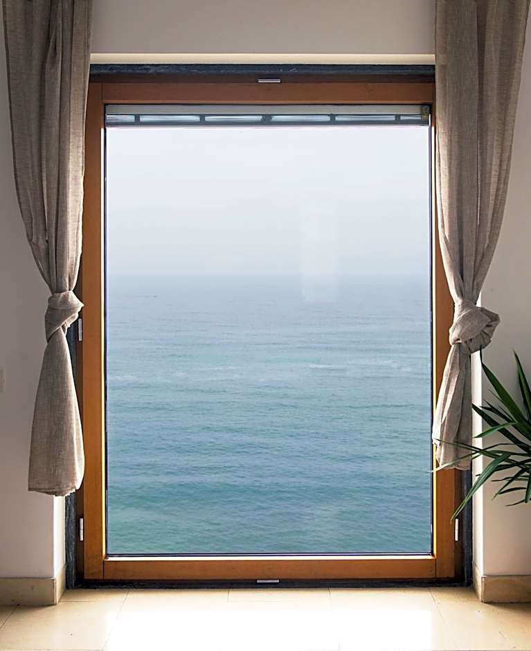 Laneez Ericeira Surf House