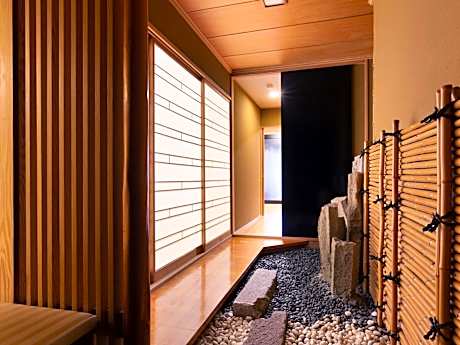 High-Grade Japanese-Western-Style Room [Miyabi] - River view, king-size bed, with scenic bath hot spring