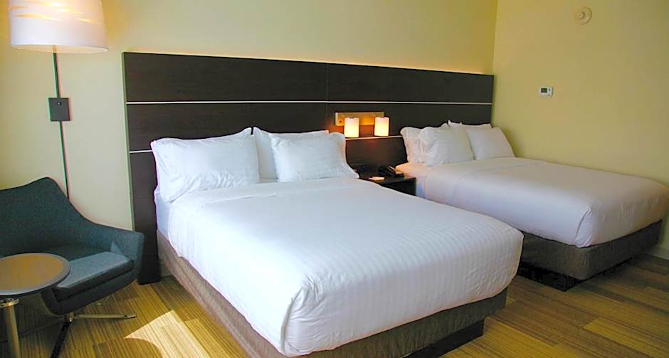 Holiday Inn Express & Suites Oswego By IHG