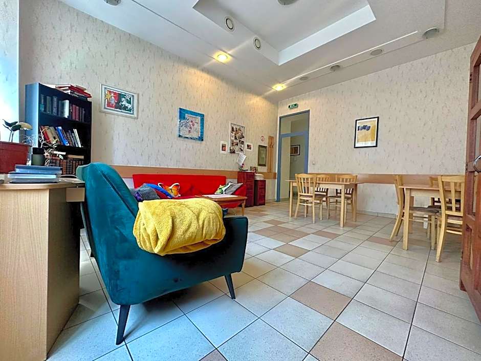 Very Central, 3 min to Metro