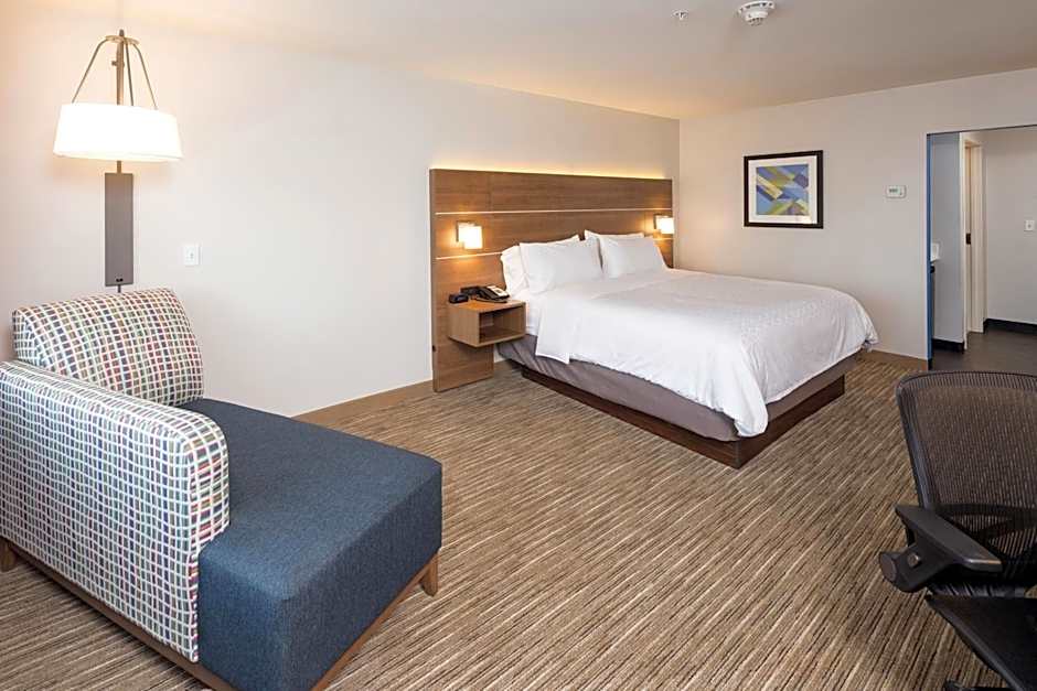 Holiday Inn Express and Suites Kalamazoo West By IHG