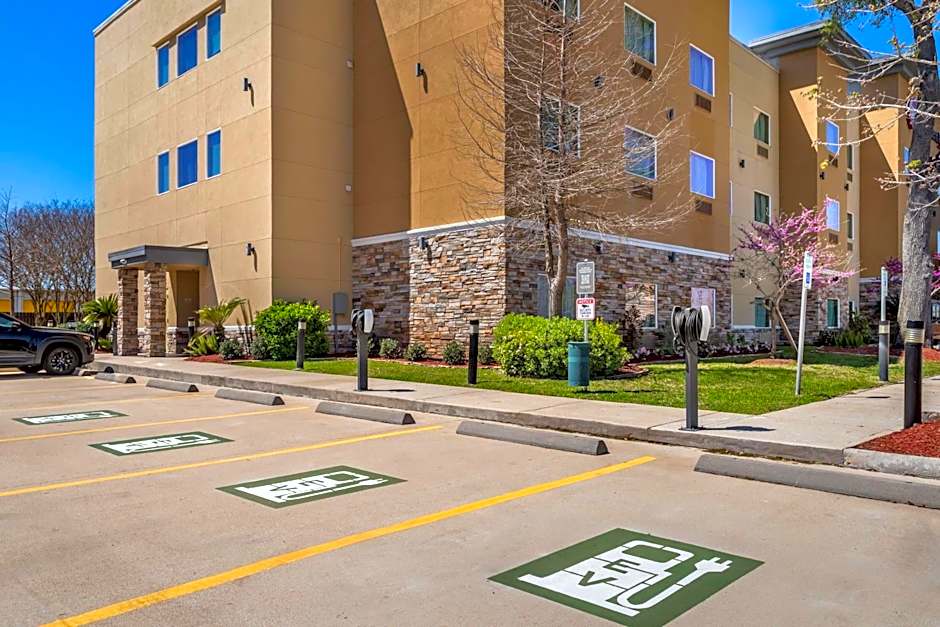 Best Western Plus Lake Jackson Inn & Suites
