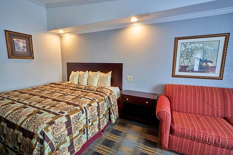 Riverview Inn & Suites