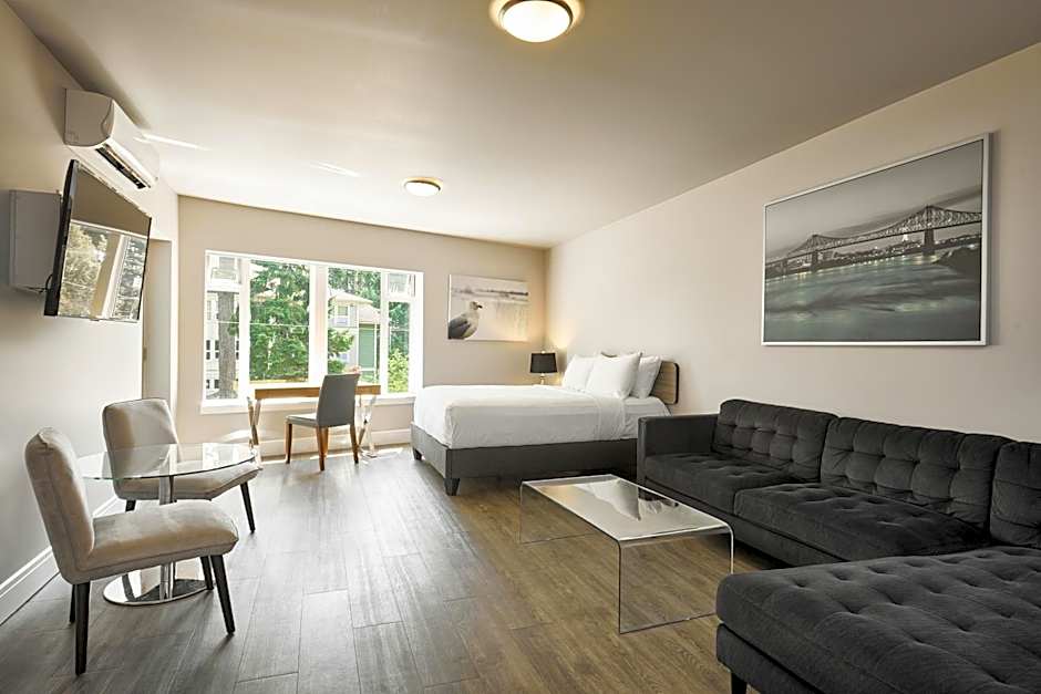 Foto 1 di 8 di 1 Bedroom 1 King Bed and 1 Queen Bed Suite