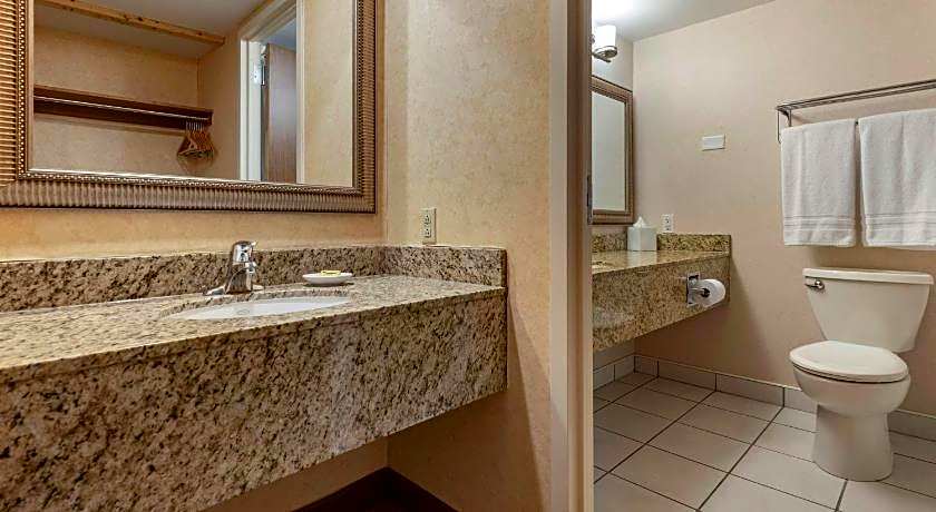 Best Western Plus Oswego Hotel and Conference Center