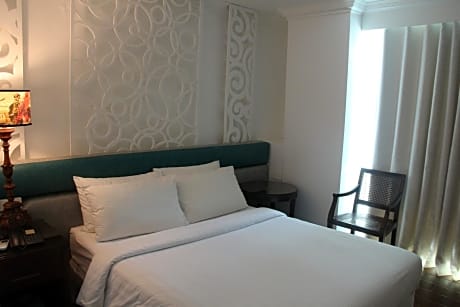 Deluxe Twin Room with Sea View