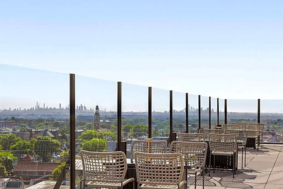 THE MC, AUTOGRAPH COLLECTION