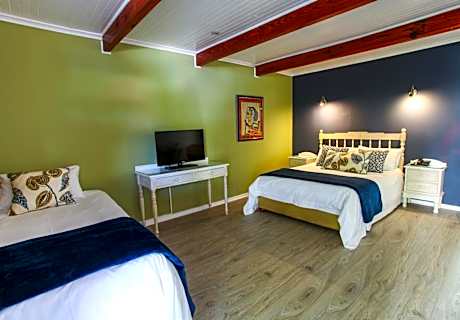 Chalet - West Log Family Room