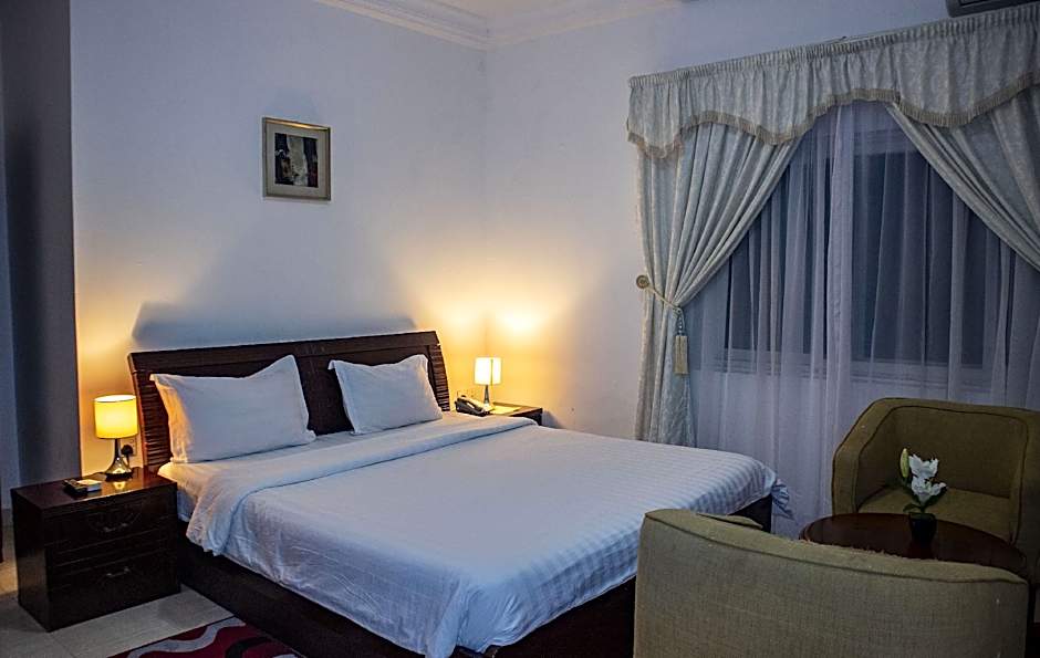 His Majestys Hotel