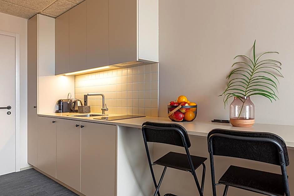 Hugo Apartment Hotel