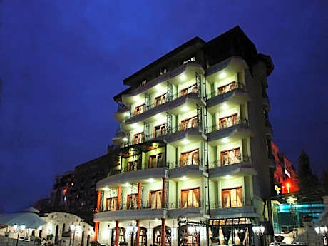 Dinasty Hotel