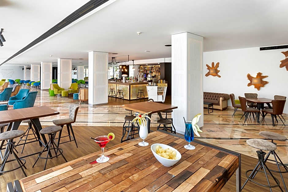 Alexandre Hotel La Siesta