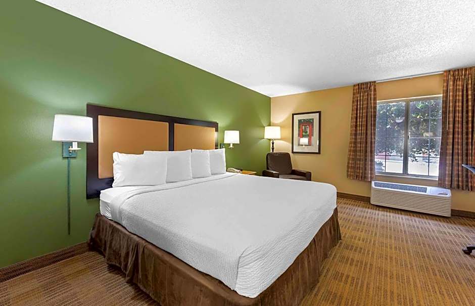 Extended Stay America Select Suites - Chicago - Lombard - Oakbrook