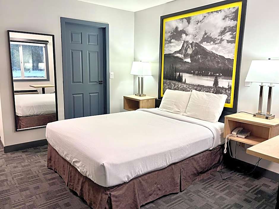 Super 8 by Wyndham Clearwater BC