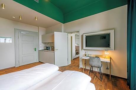 Apartment Suite (Family Room)
