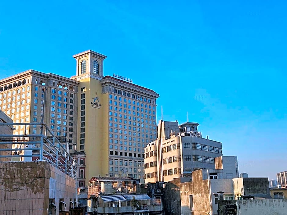 Man Va Hotel