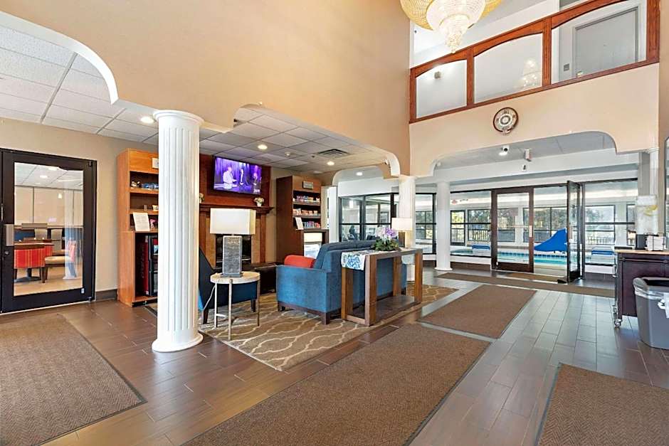 Comfort Suites Lombard - Addison