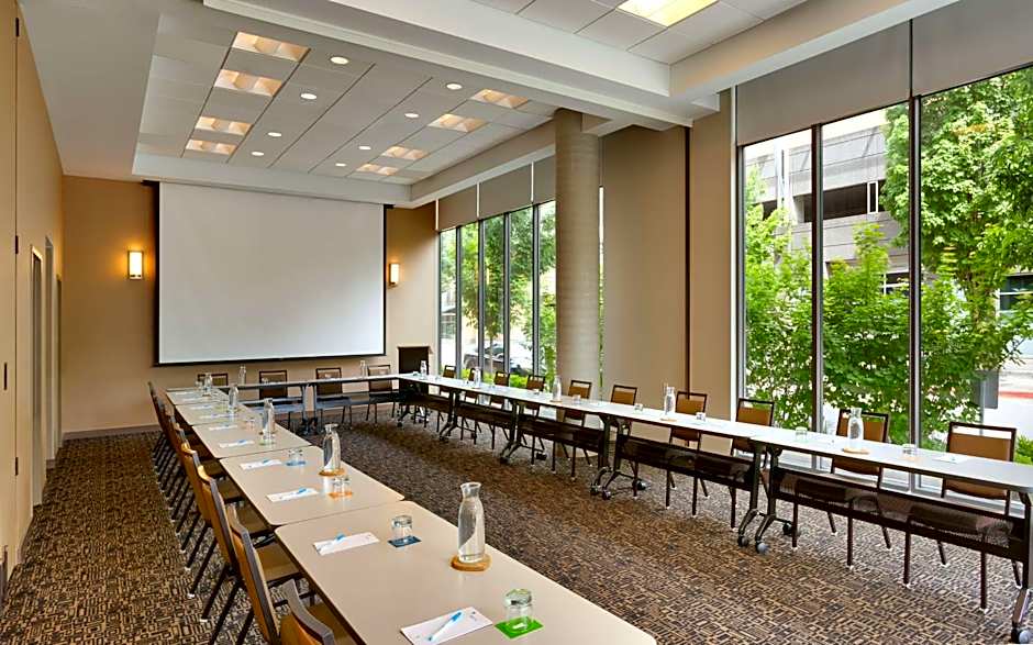 Hyatt House Portland/Downtown