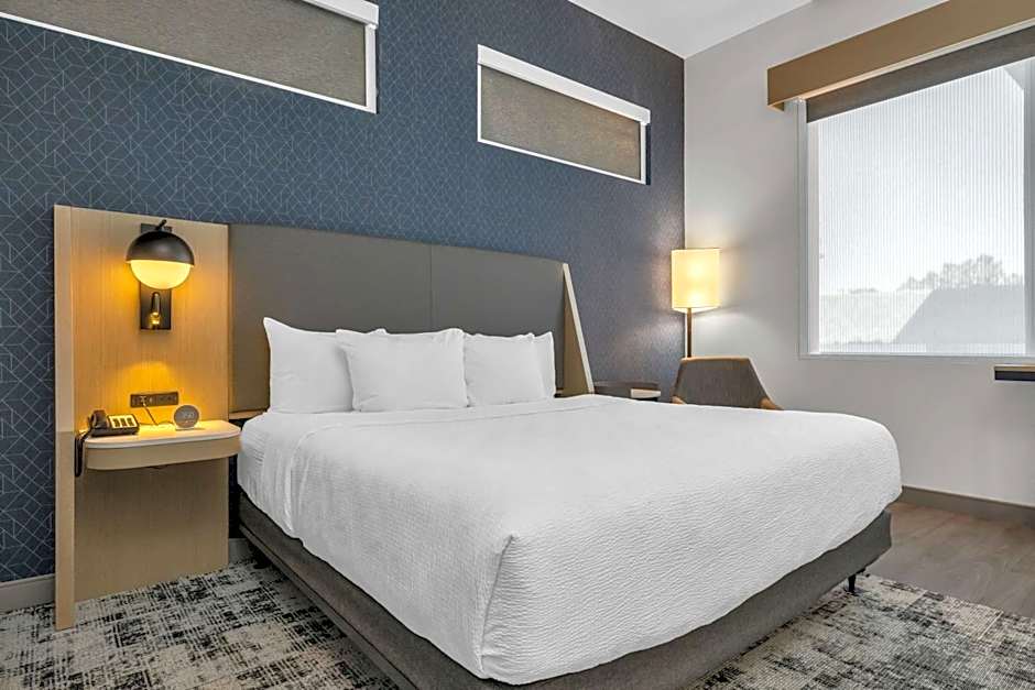 La Quinta Inn & Suites by Wyndham San Jose Silicon Valley
