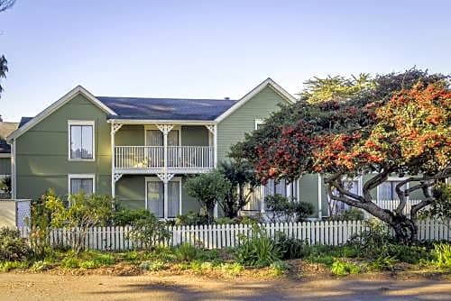 Hill House Inn