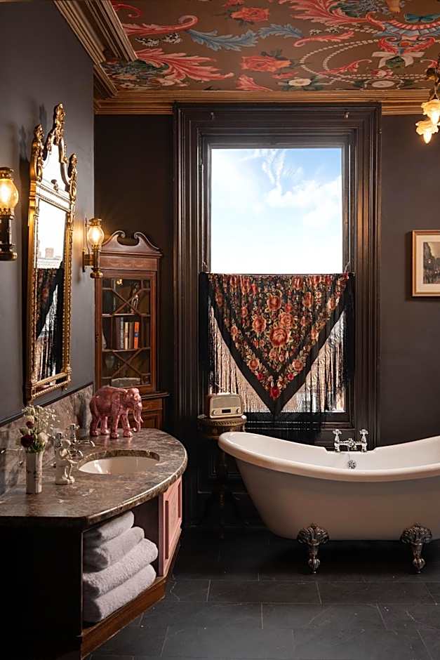 The Harrison Chambers of Distinction