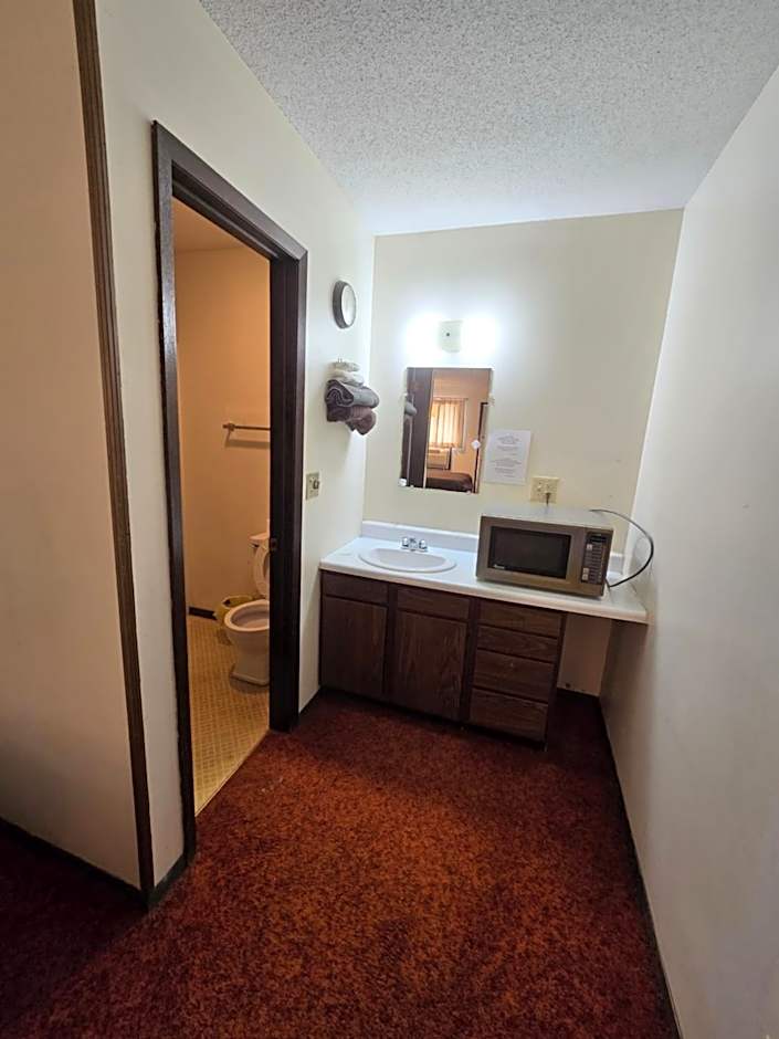 OYO Sandman Inn