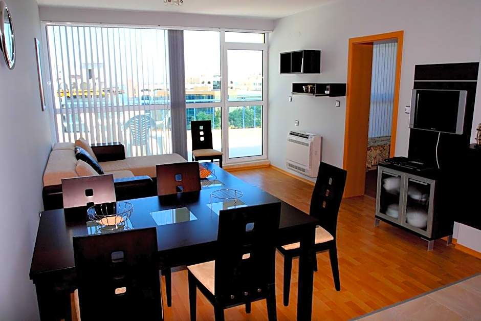 Aparthotel Marina Holiday Club - All Inclusive & Free Parking