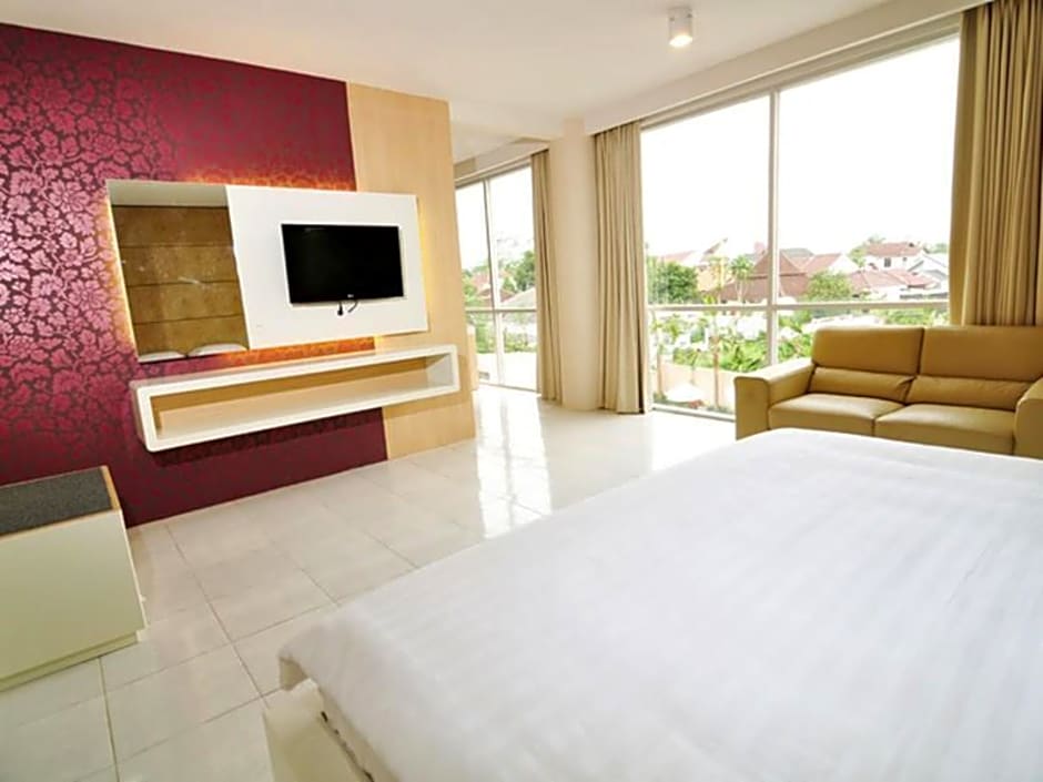 Royal Hotel N' Lounge