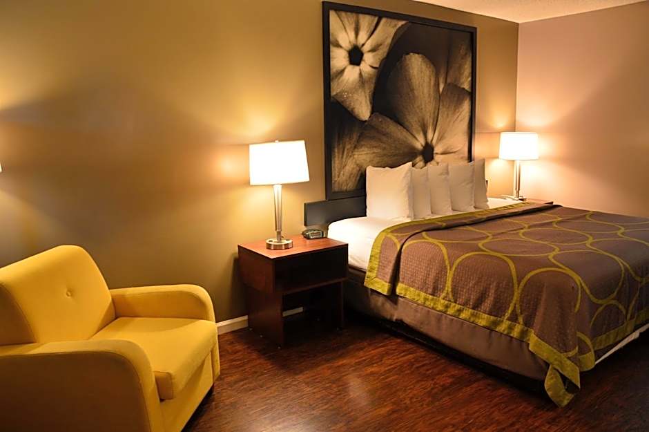 Super 8 by Wyndham Madison