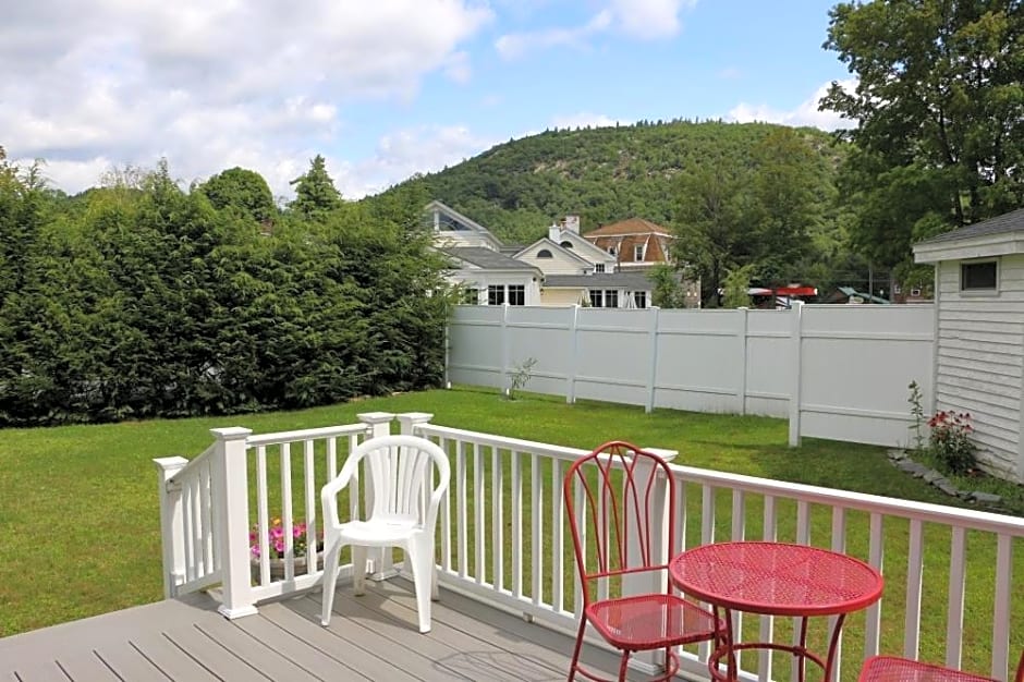 The Bond 1786 Inn