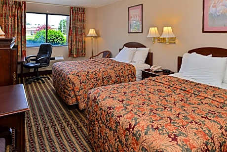 2 Double Beds Nonsmoking