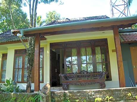 Standard Bungalow with Garden View