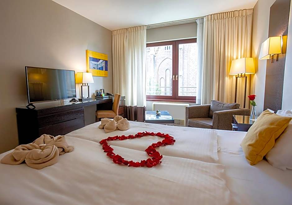 Lion'S Garden Hotel