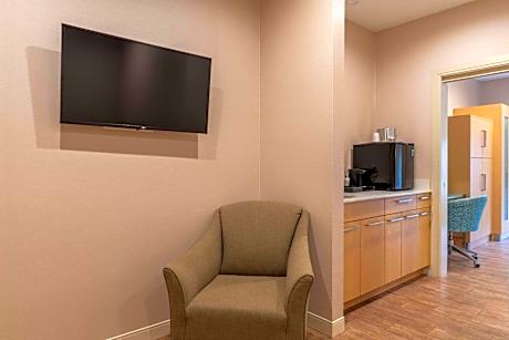King Room with Sofa Bed - Non-Smoking