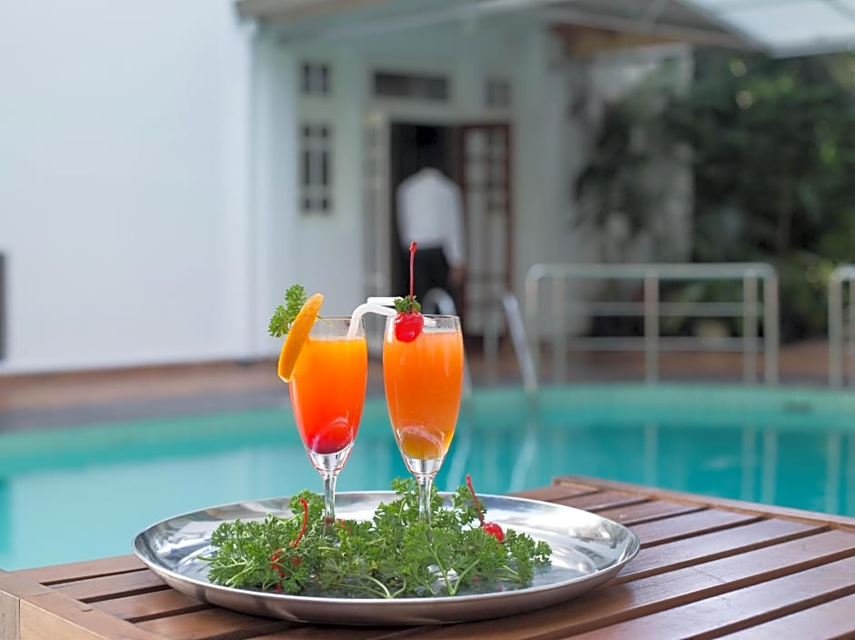 Oak Ray Serene Garden Hotel