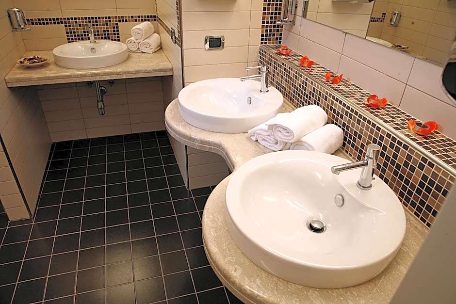 Seven Hostel & Rooms