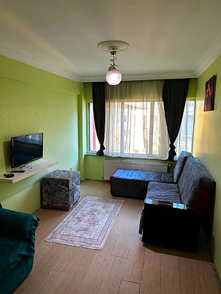 Uraz Apart
