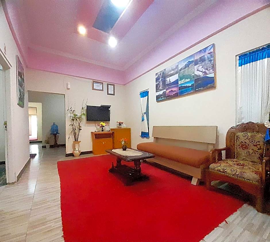 Shinta Syariah Homestay Dieng RedPartner