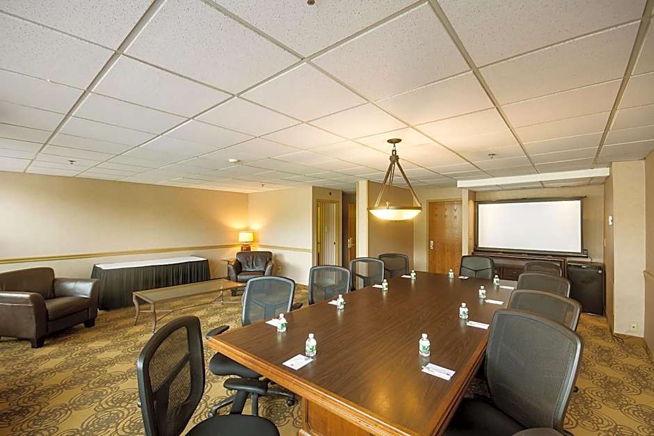 Chester hotel and Conference Center