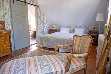 Deluxe Suite with Sea View