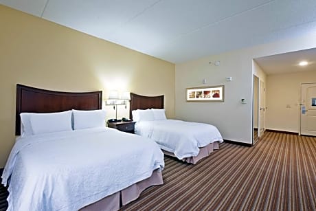 Queen Room with Two Queen Beds - Mobility and Hearing Access/Non-Smoking