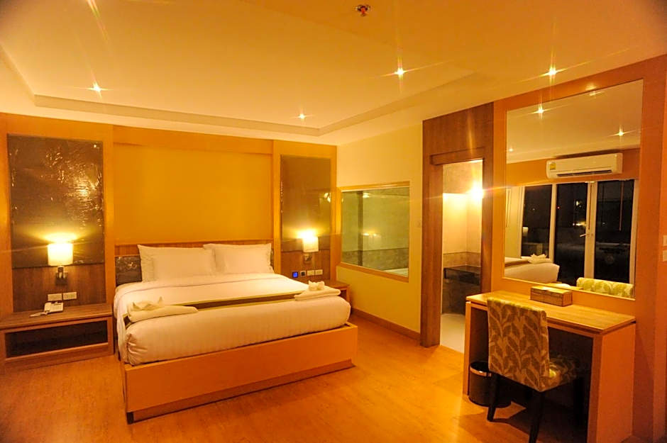 Photo 1 of 4 of Suite
