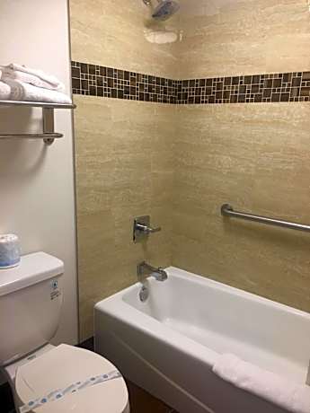 Queen Room with Two Queen Beds - Smoking