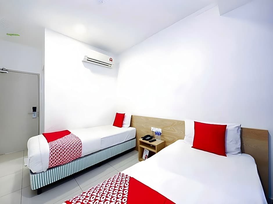 Iris Hotel