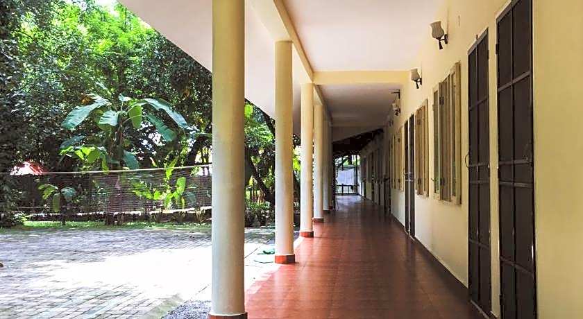 Palmgrove service villa